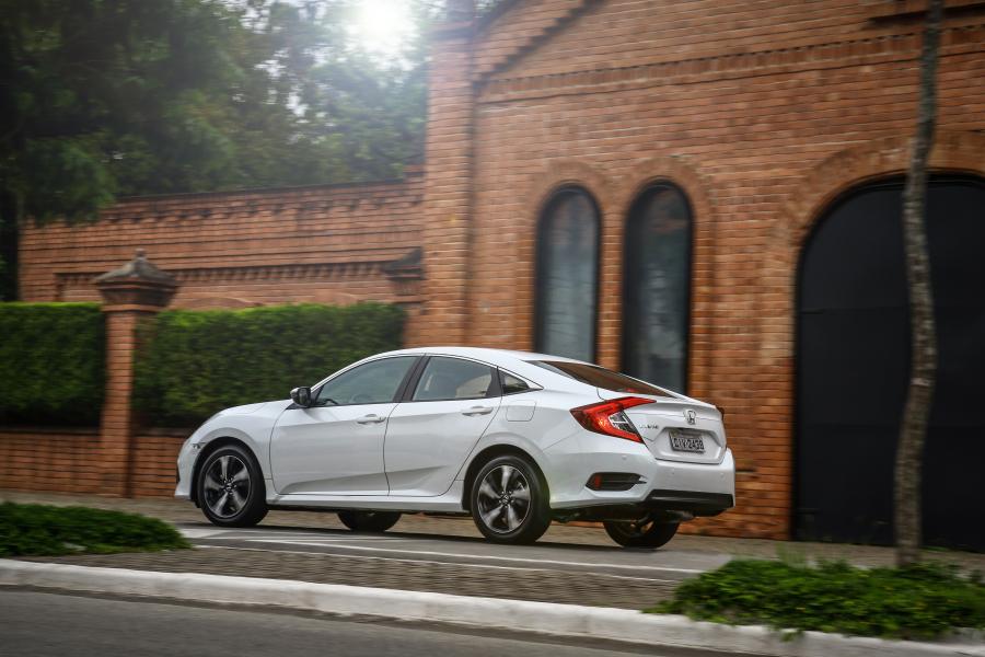  Honda Civic EXL Sedan (FC) 2016 года  (LA) (фото 27 из 41)